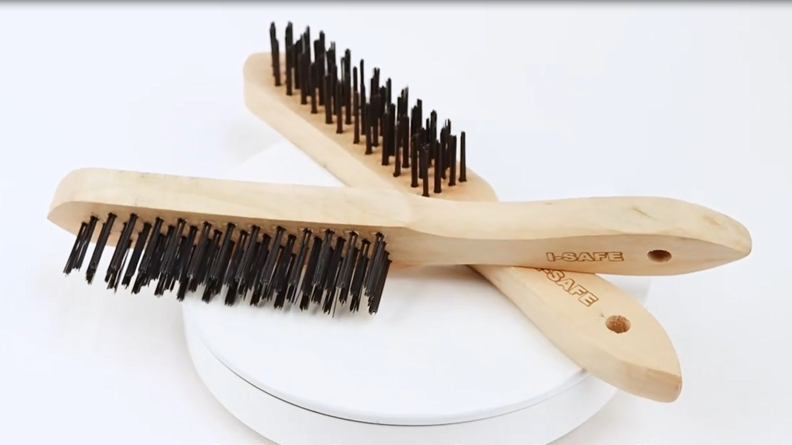 Multi Purpose Wooden Handle Rust Remover Steel Wire Scratch Brush